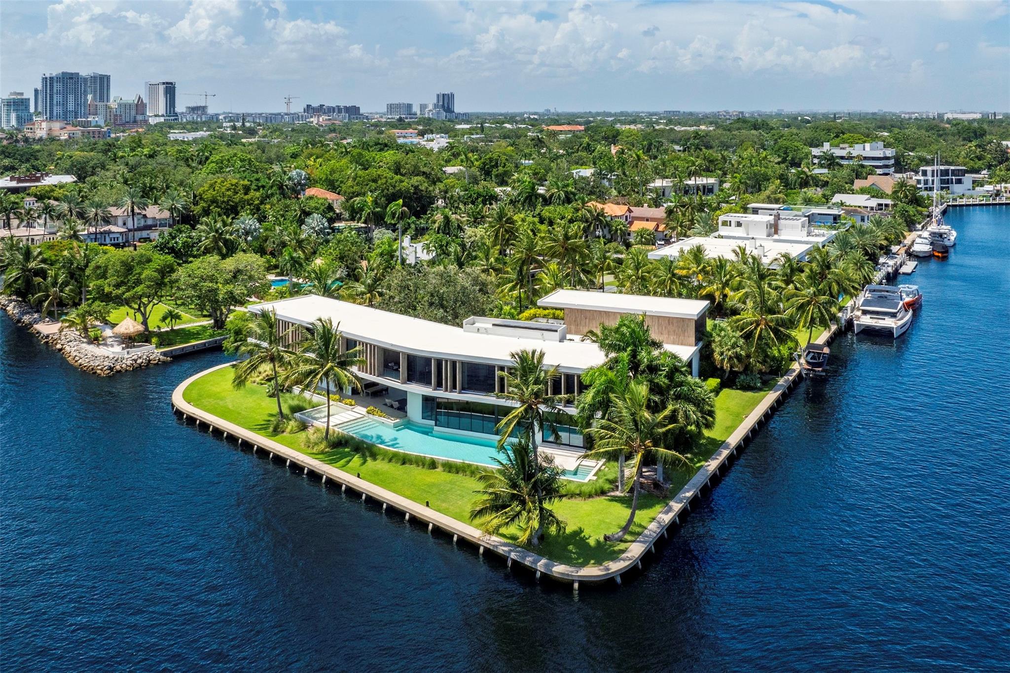 516 Mola Avenue, Fort Lauderdale, FL 33301