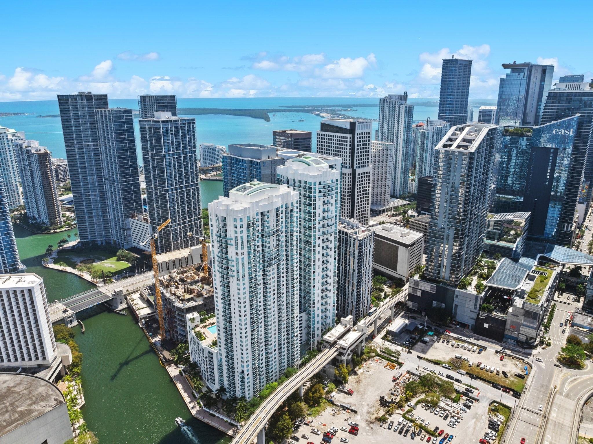 31 SE 6th Street 2002, Miami, FL 33131