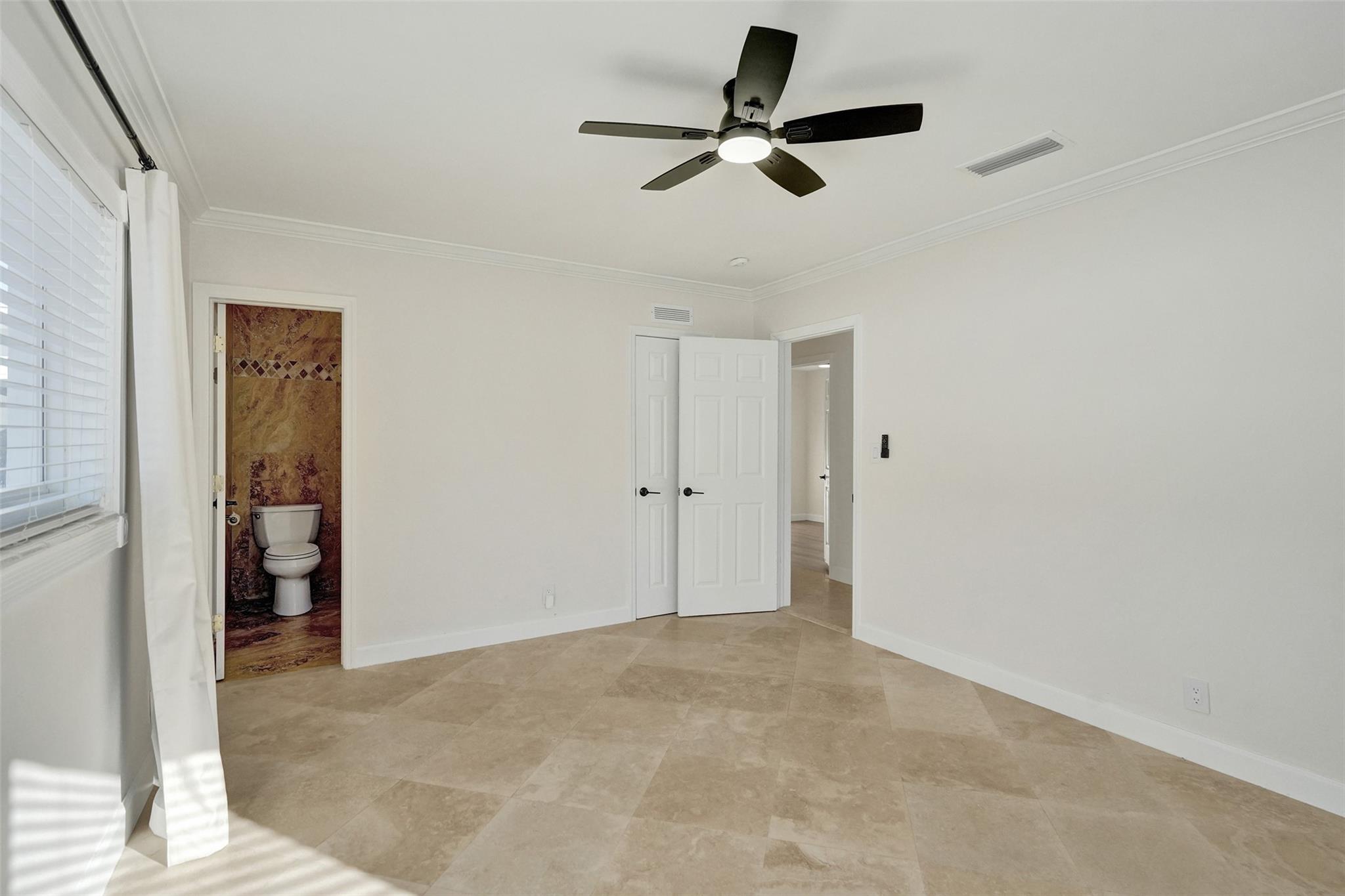 Primary Bedroom w/ Walk-in closet