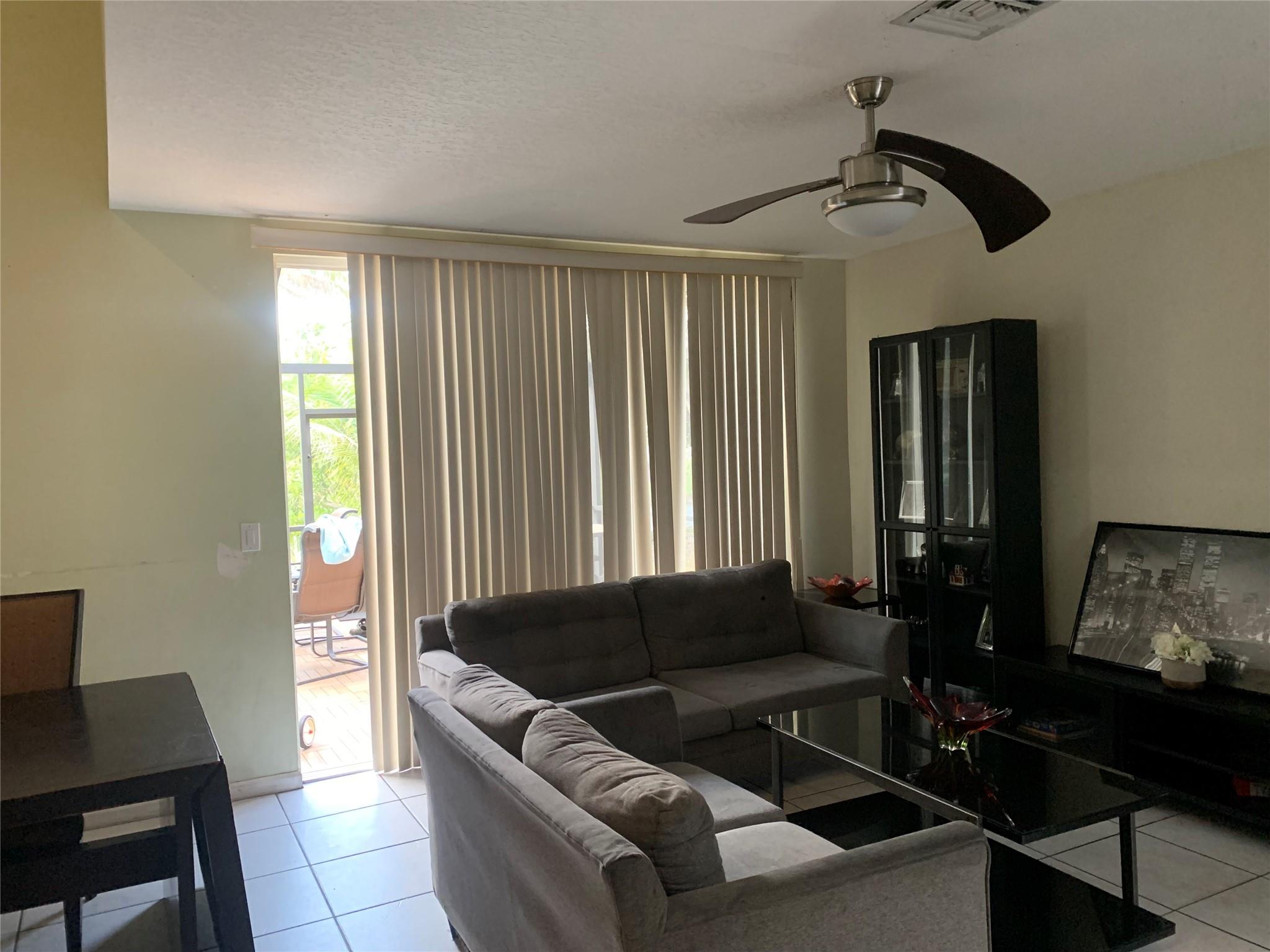 320 NW 115th Way, Coral Springs, FL 33071
