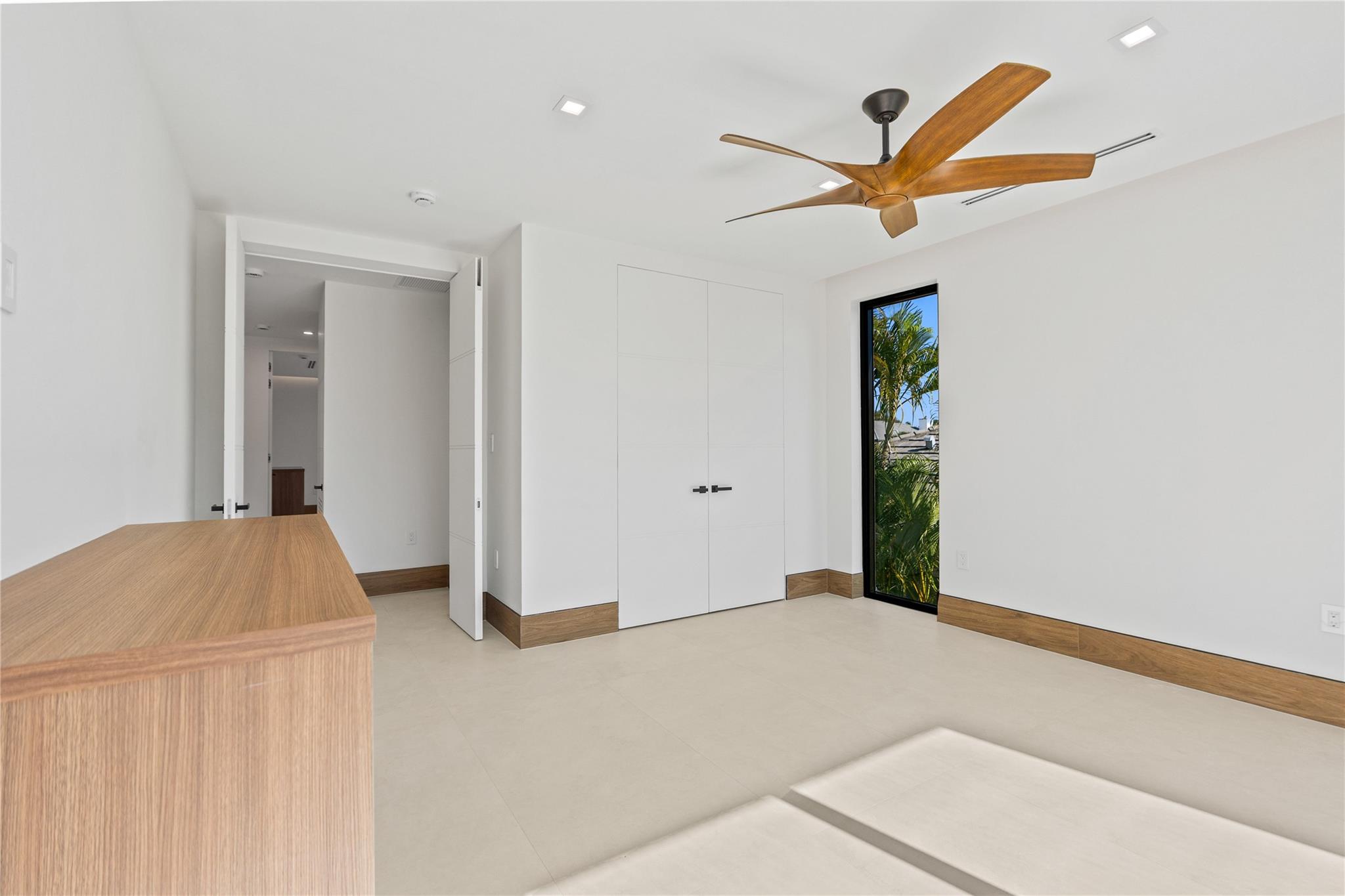 2441 NE 48th Court, Lighthouse Point, FL 33064