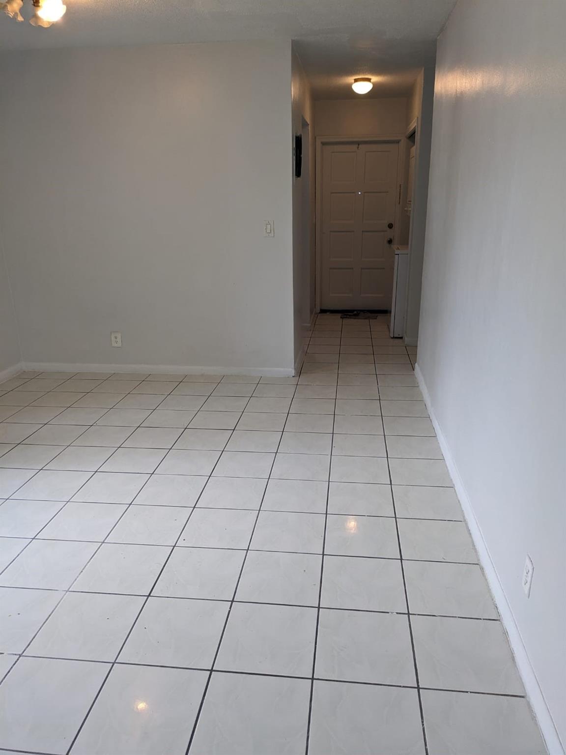 4000 NW Woodside Drive, Coral Springs, FL 33065