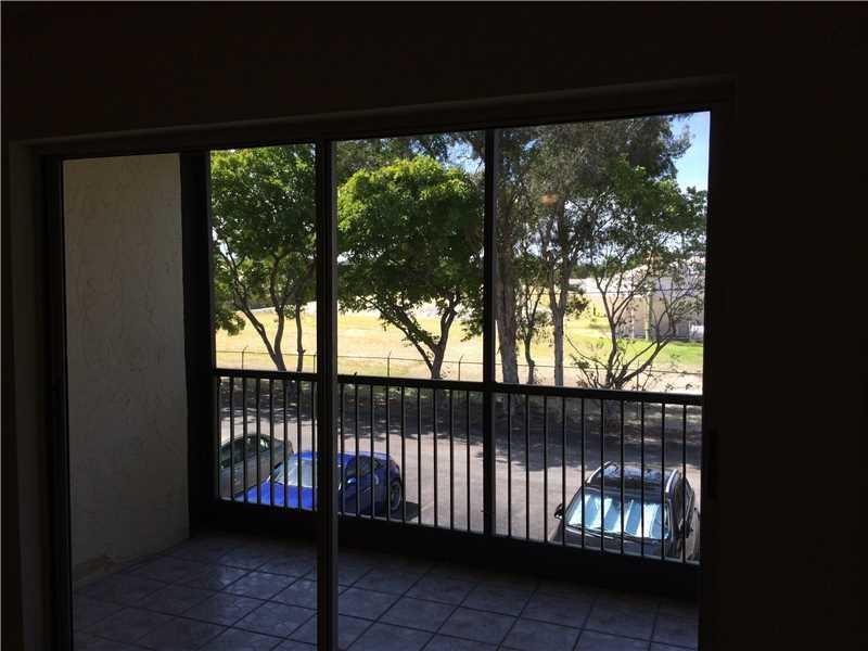 4273 NW 89th Avenue, Coral Springs, FL 33065