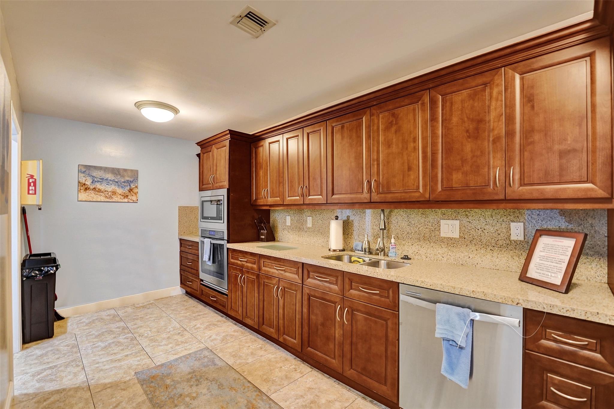 Photo for 1940 NE 2nd Avenue, 205J, Wilton Manors, FL 33305 - Listing #FX-10522645 1940 NE 2nd Avenue, 205J, Wilton Manors, FL 33305