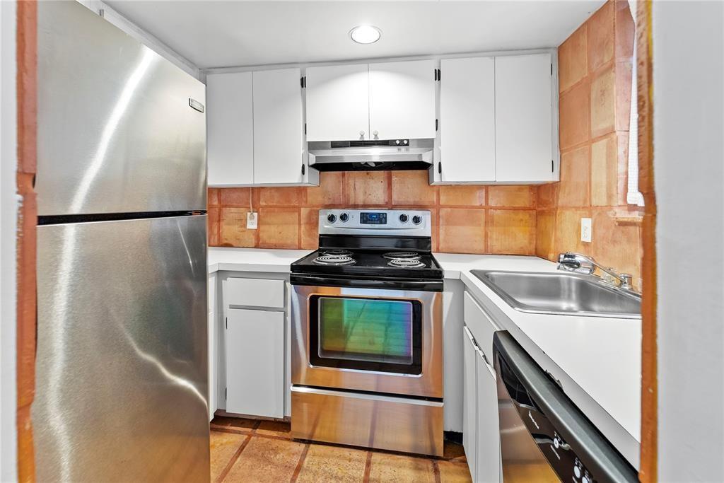 2924 Day Avenue N211, Miami, FL 33133