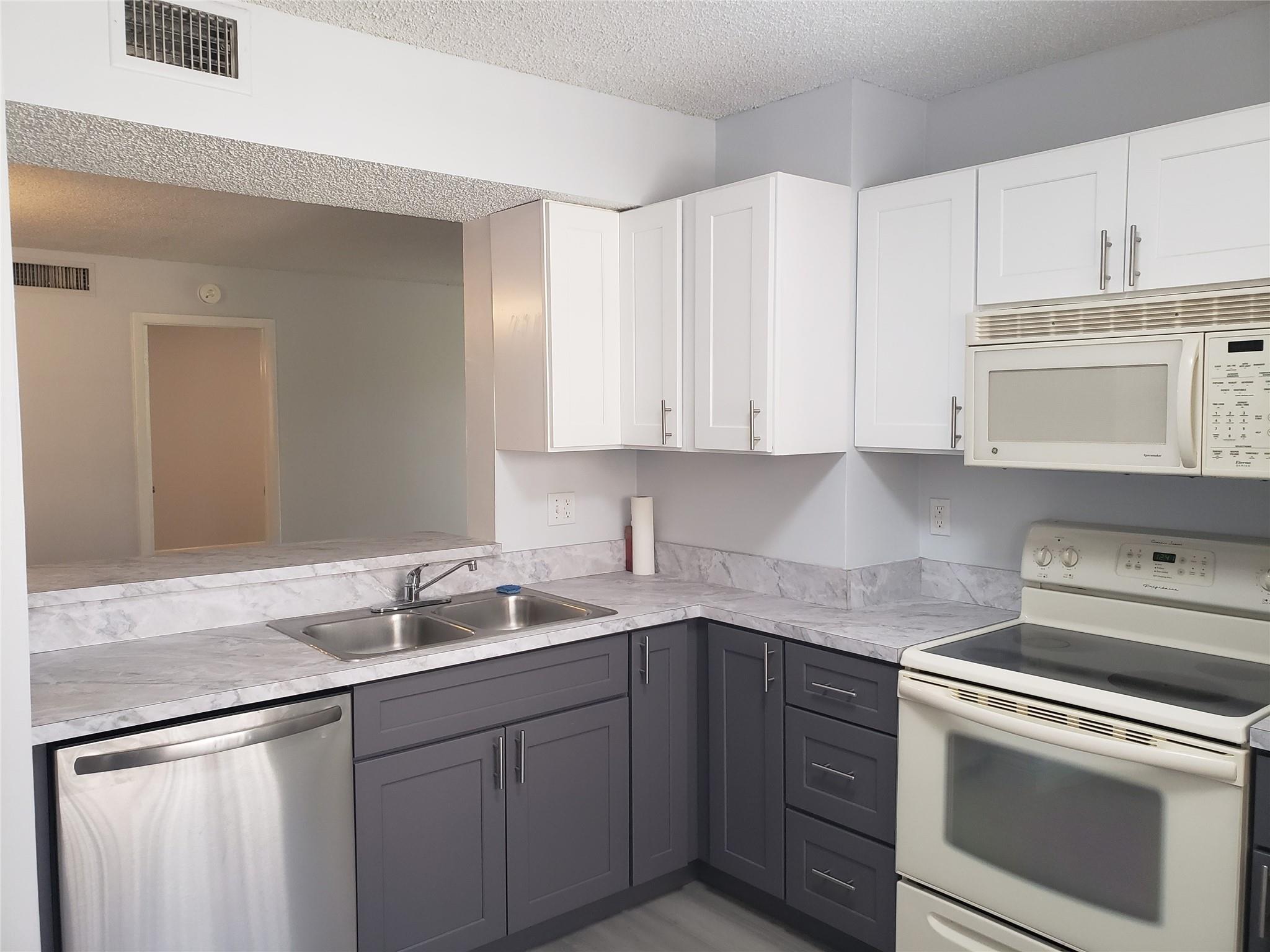 12252 Royal Palm Boulevard B - 3, Coral Springs, FL 33065