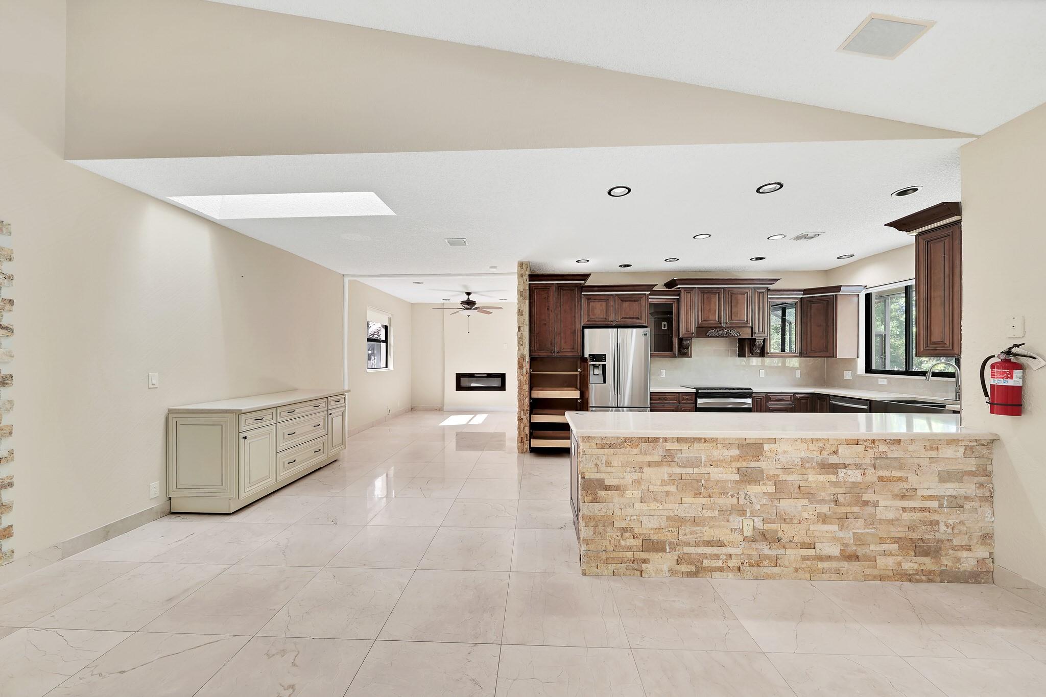 645 NW 102nd Avenue, Coral Springs, FL 33071