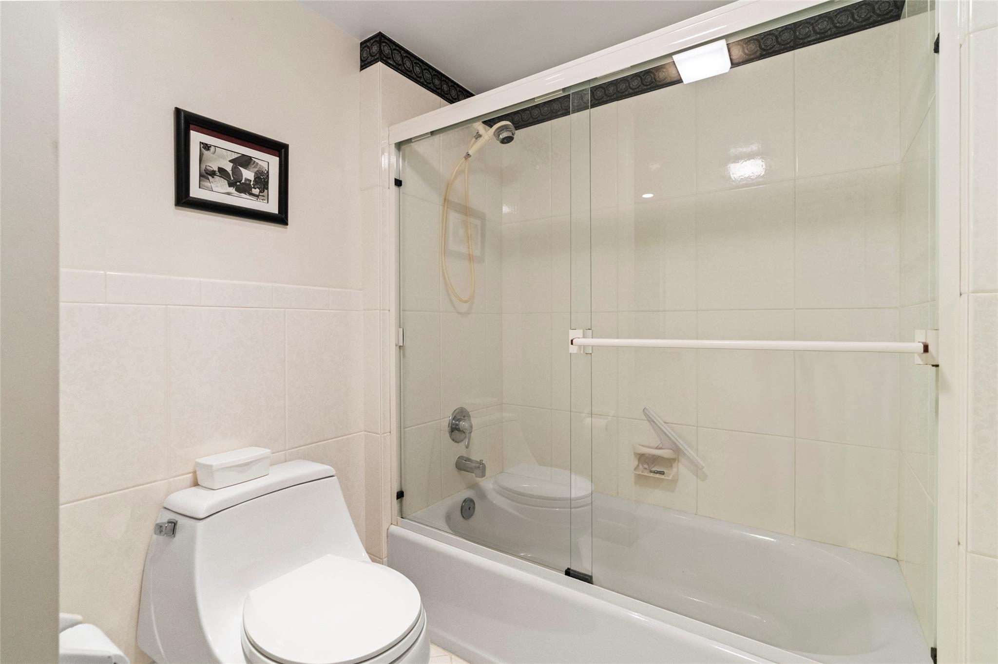 Photo for 3050 NE 47th Court, 502 & 503, Fort Lauderdale, FL 33308 - Listing #FX-10477937 3050 NE 47th Court, 502 & 503, Fort Lauderdale, FL 33308