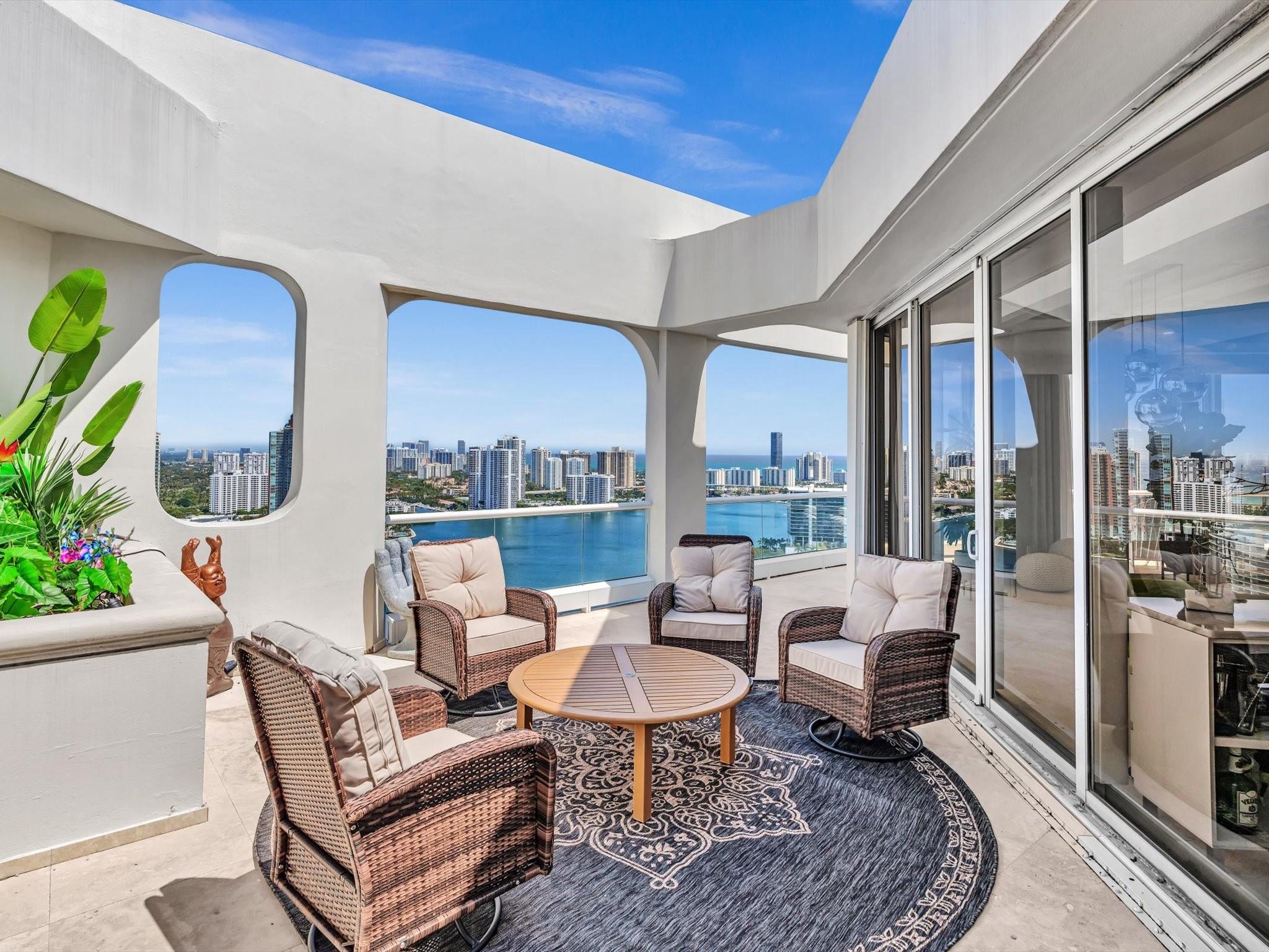Photo for 7000 Island Boulevard, PH-06, Aventura, FL 33160 - Listing #FX-10485517 7000 Island Boulevard, PH-06, Aventura, FL 33160