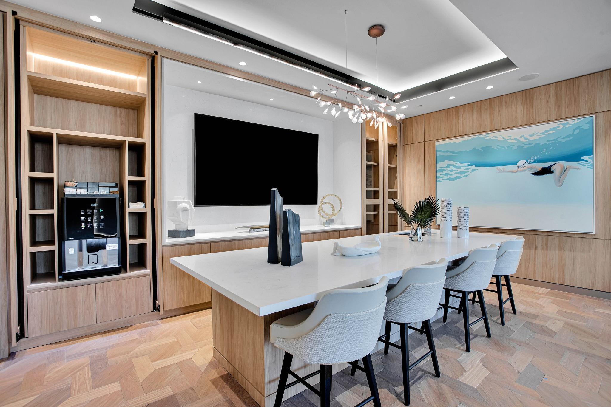 The Wave-Gathering Lounge