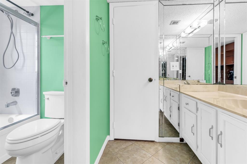 Photo for 3650 Environ Boulevard, 310, Lauderhill, FL 33319 - Listing #FX-10428303 3650 Environ Boulevard, 310, Lauderhill, FL 33319
