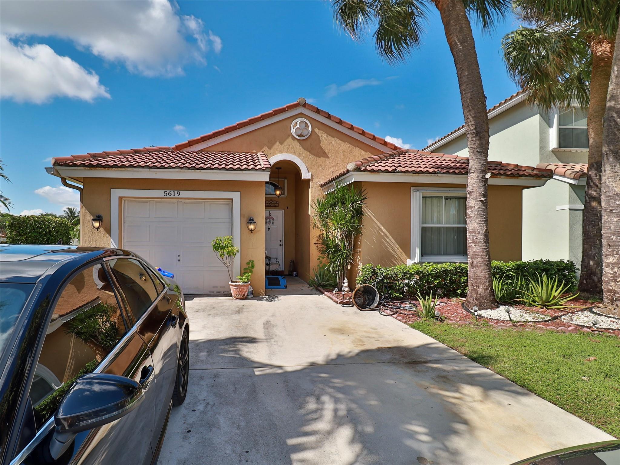 Photo for 5619 Kingsmill Court, Lake Worth, FL 33463 - listing #FX-10530717 5619 Kingsmill Court, Lake Worth, FL 33463