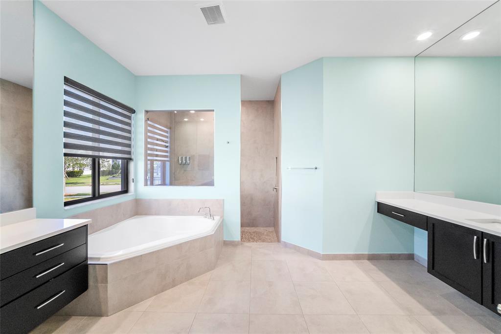 Photo for 10410 S Lago Vista Circle, Parkland, FL 33076 - Listing #FX-10434740 10410 S Lago Vista Circle, Parkland, FL 33076
