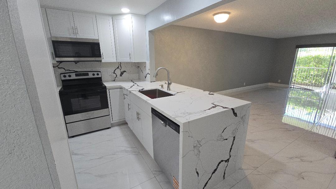 3000 Riverside Drive 111, Coral Springs, FL 33065