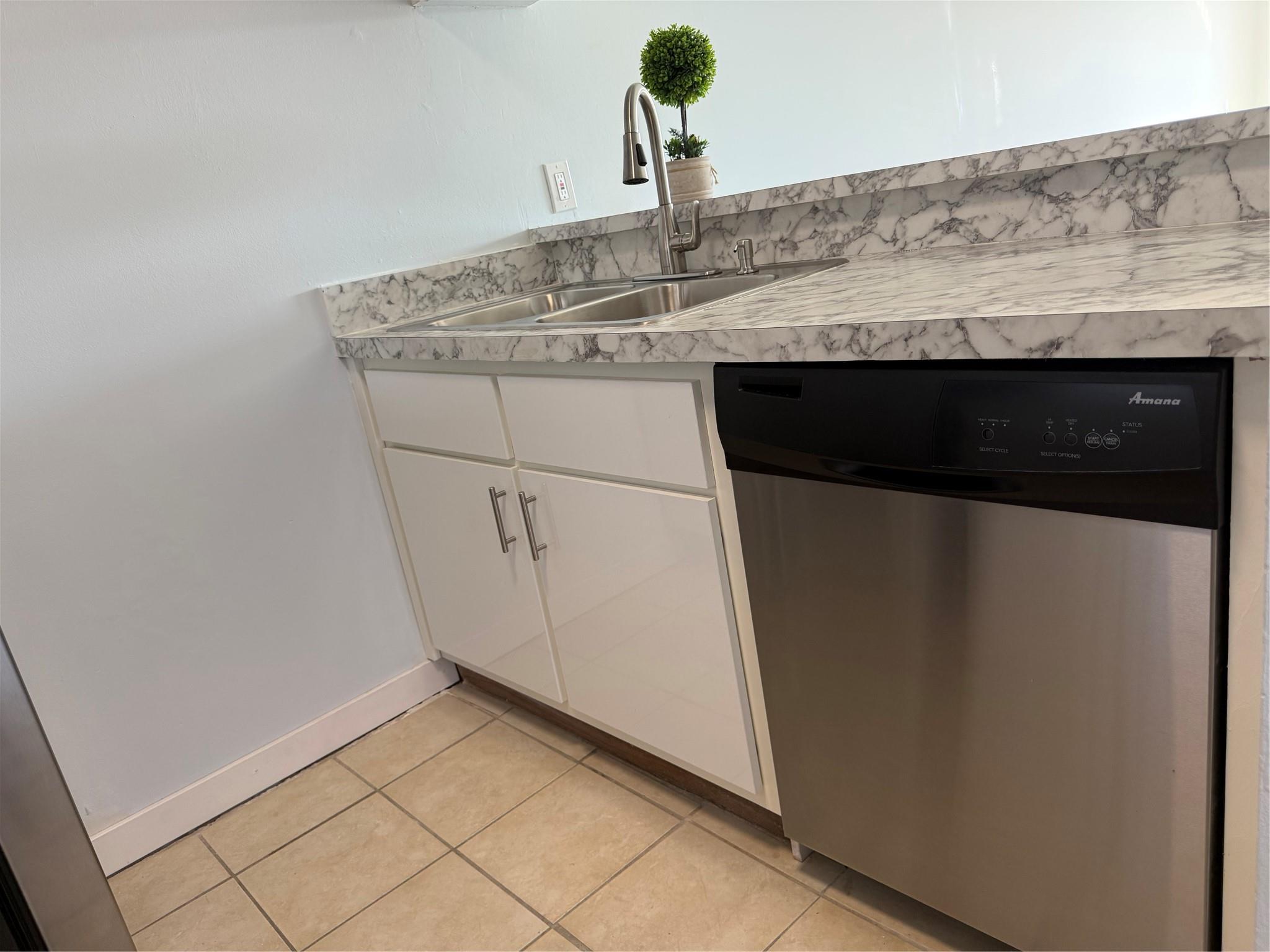 9930 N Twin Lakes Drive 7-L, Coral Springs, FL 33071