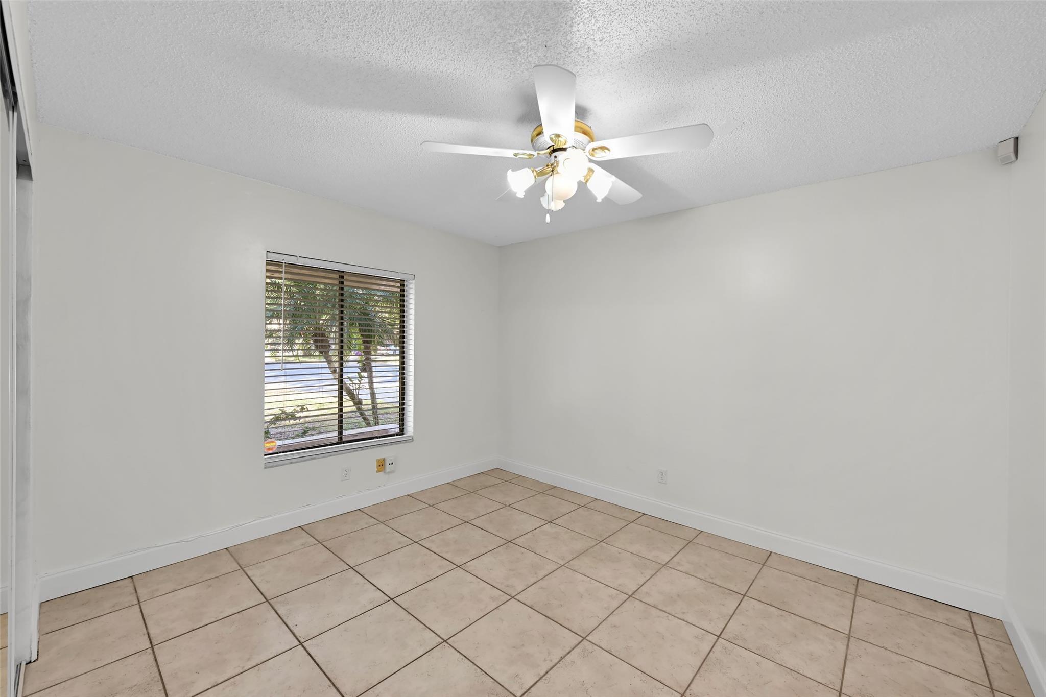 11136 NW 1st Place, Coral Springs, FL 33071