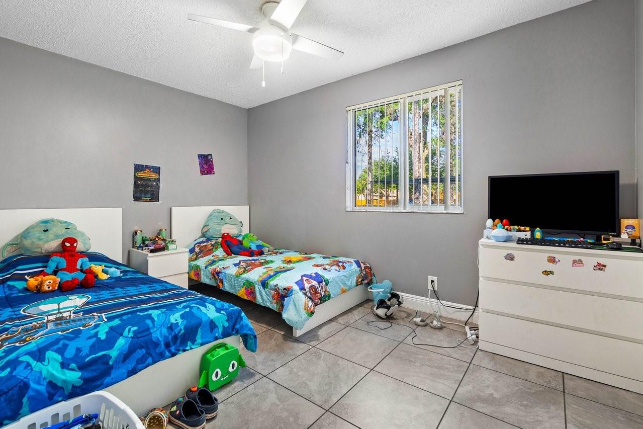 1831 NW 94th Avenue, Coral Springs, FL 33071