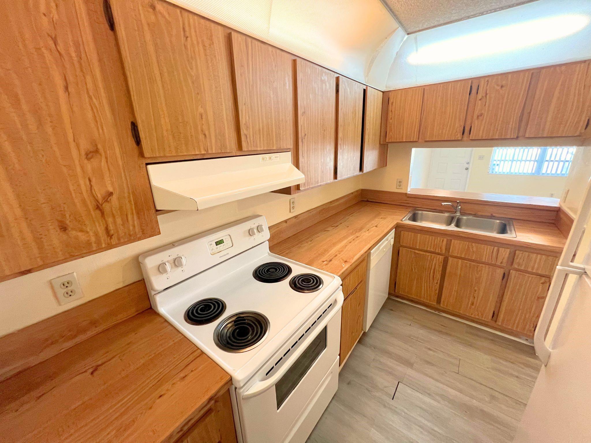 843 Twin Lakes Drive 30B, Coral Springs, FL 33071