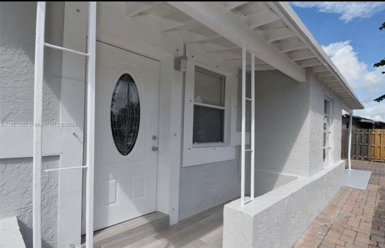 Photo for 5291 NE 17th Avenue, Pompano Beach, FL 33064 - listing #FX-10533302 5291 NE 17th Avenue, Pompano Beach, FL 33064