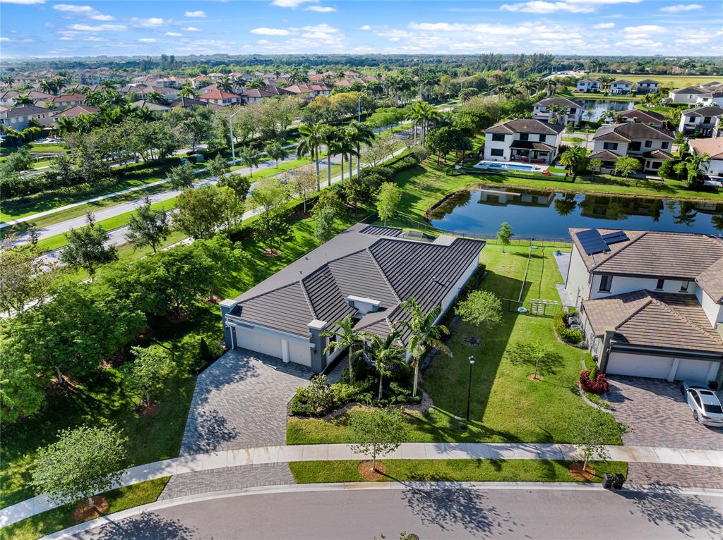 Photo for 10410 S Lago Vista Circle, Parkland, FL 33076 - Listing #FX-10434740 10410 S Lago Vista Circle, Parkland, FL 33076