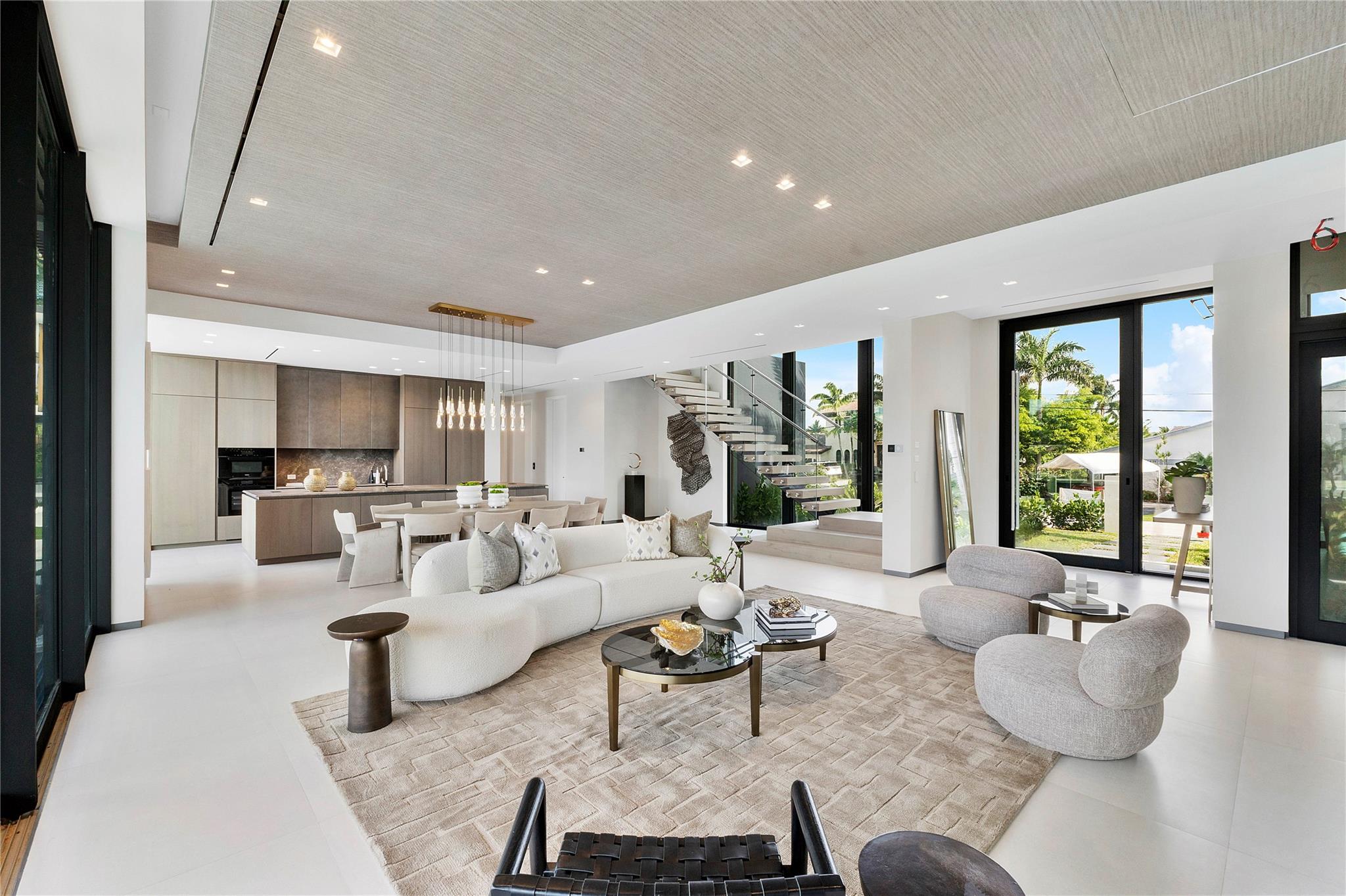 2880 NE 28th Street, Fort Lauderdale, FL 33306