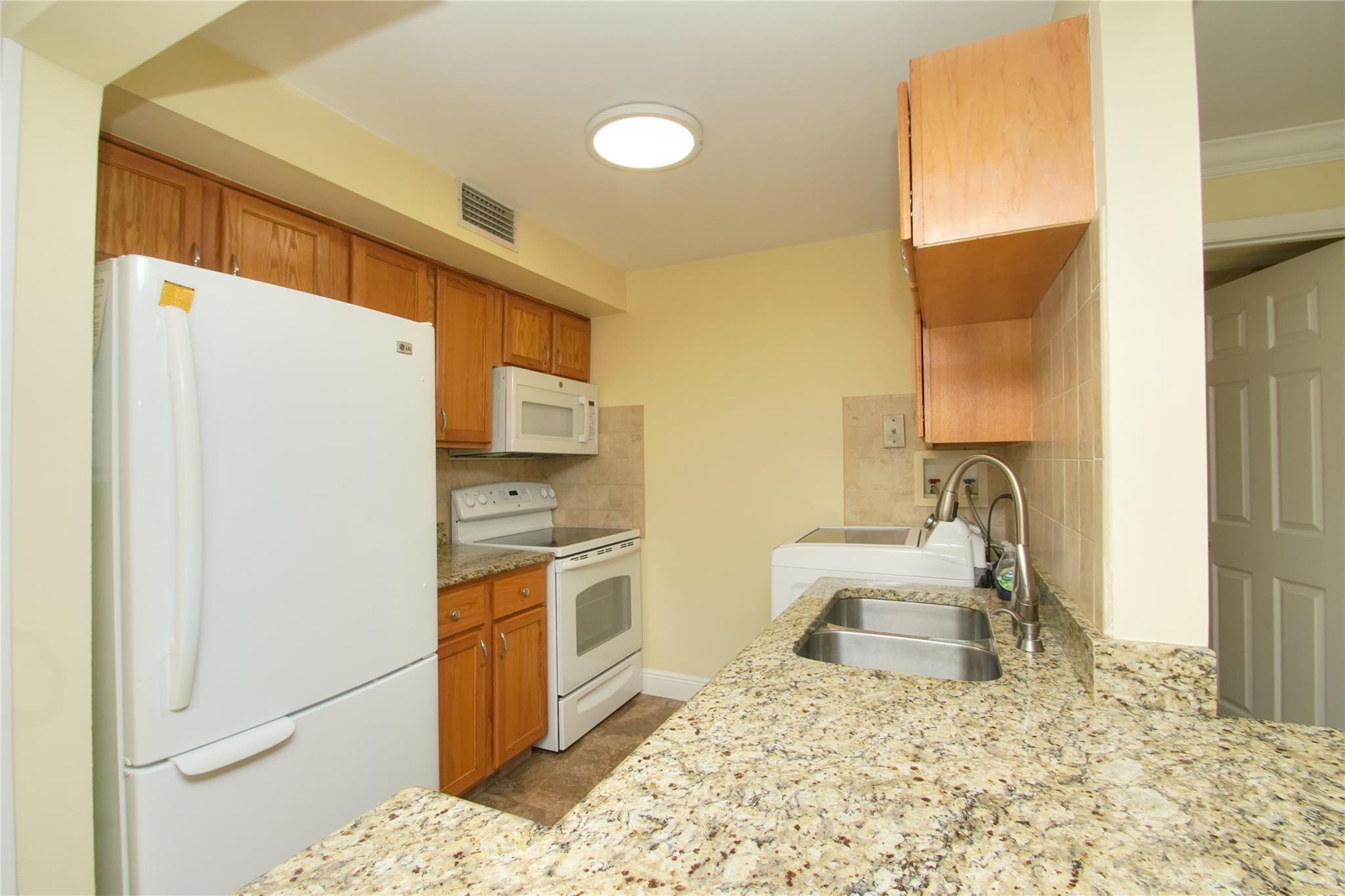 10762 La Placida Drive 205, Coral Springs, FL 33065