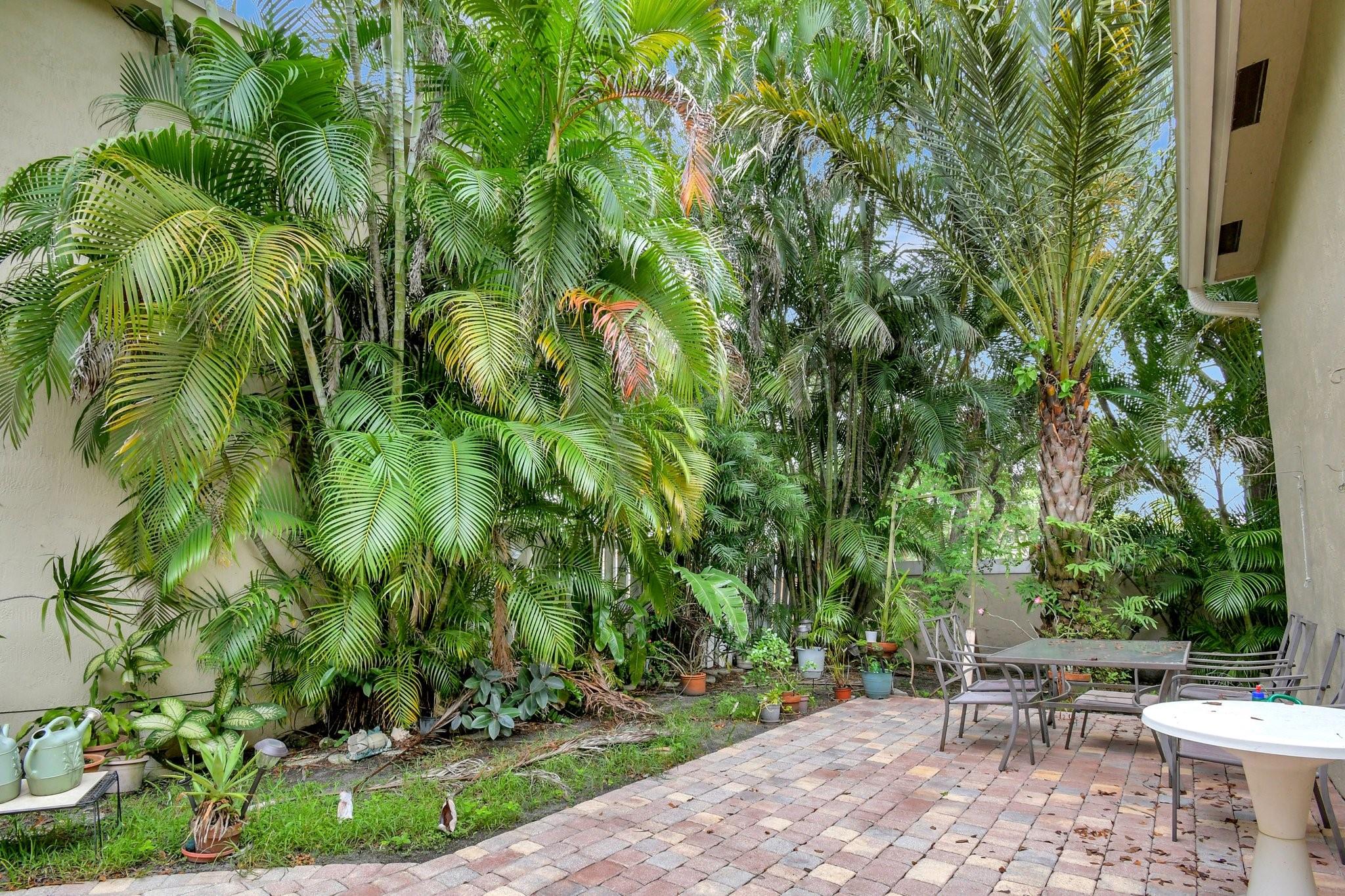 Photo for 134 E Riverbend Drive, Sunrise, FL 33326 - Listing #FX-10503326 134 E Riverbend Drive, Sunrise, FL 33326
