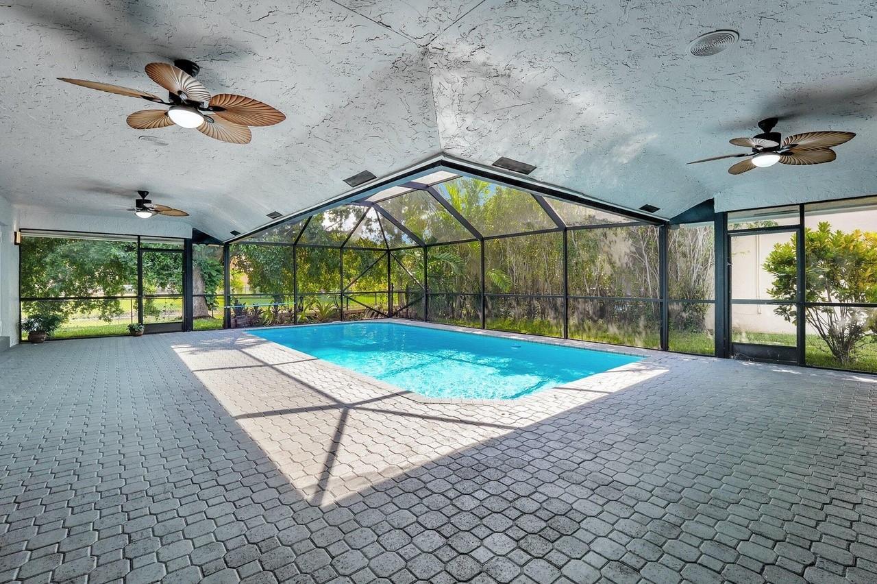 9066 NW 52nd Court, Coral Springs, FL 33067