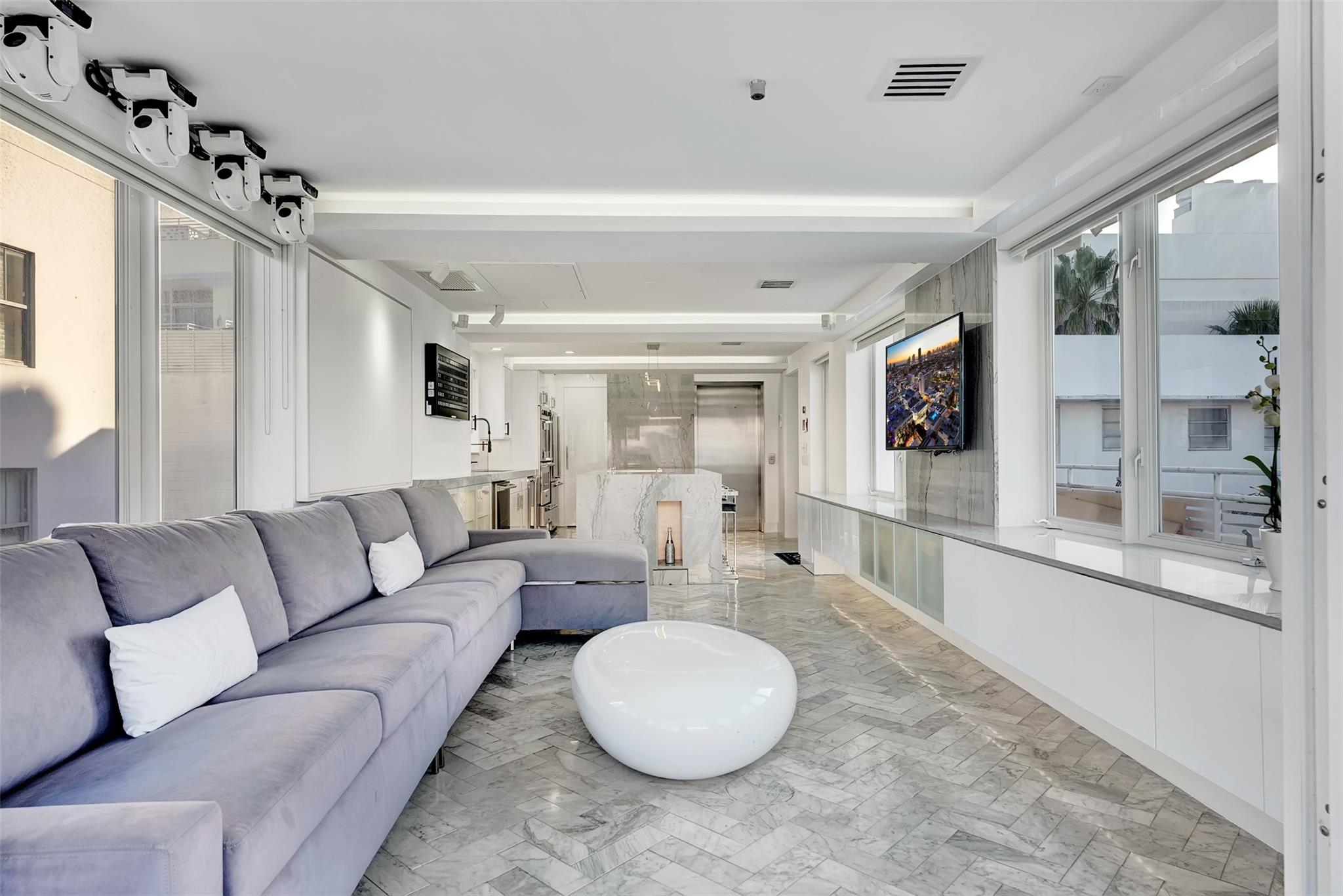 124 11th Street, Miami Beach, FL 33139