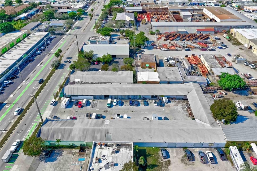 841 NE 44th Street, Oakland Park, FL 33334