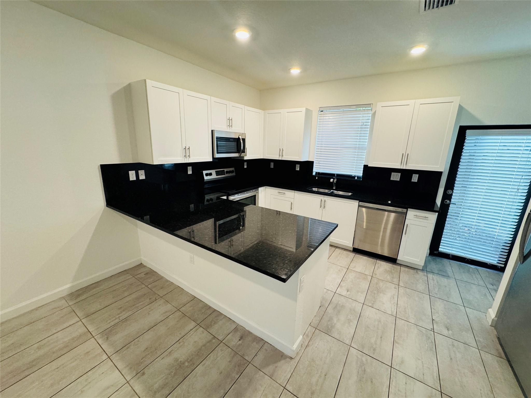 Photo for 1606 SW 28th Court, Fort Lauderdale, FL 33315 - listing #FX-10535584 1606 SW 28th Court, Fort Lauderdale, FL 33315