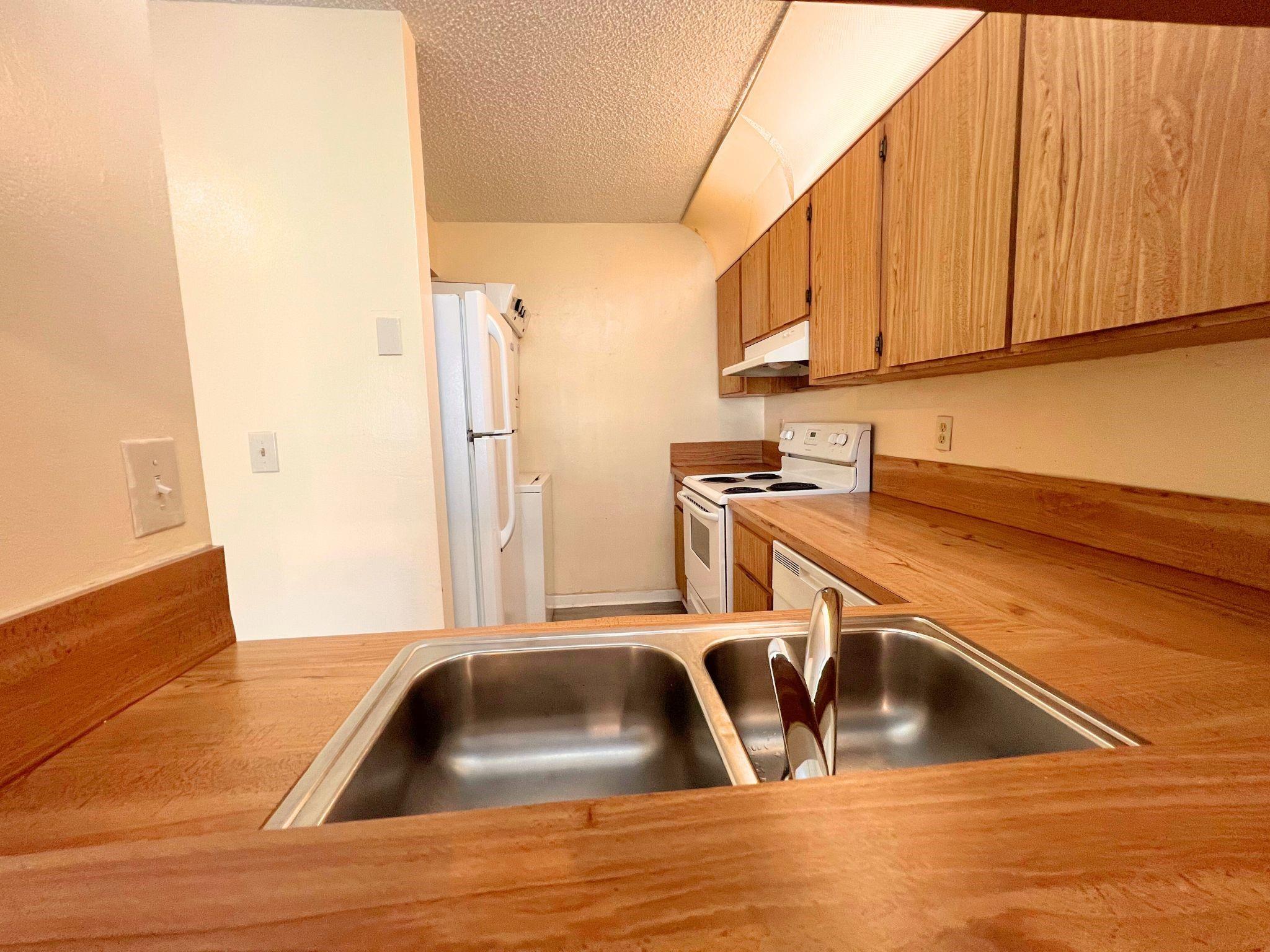 843 Twin Lakes Drive 30B, Coral Springs, FL 33071