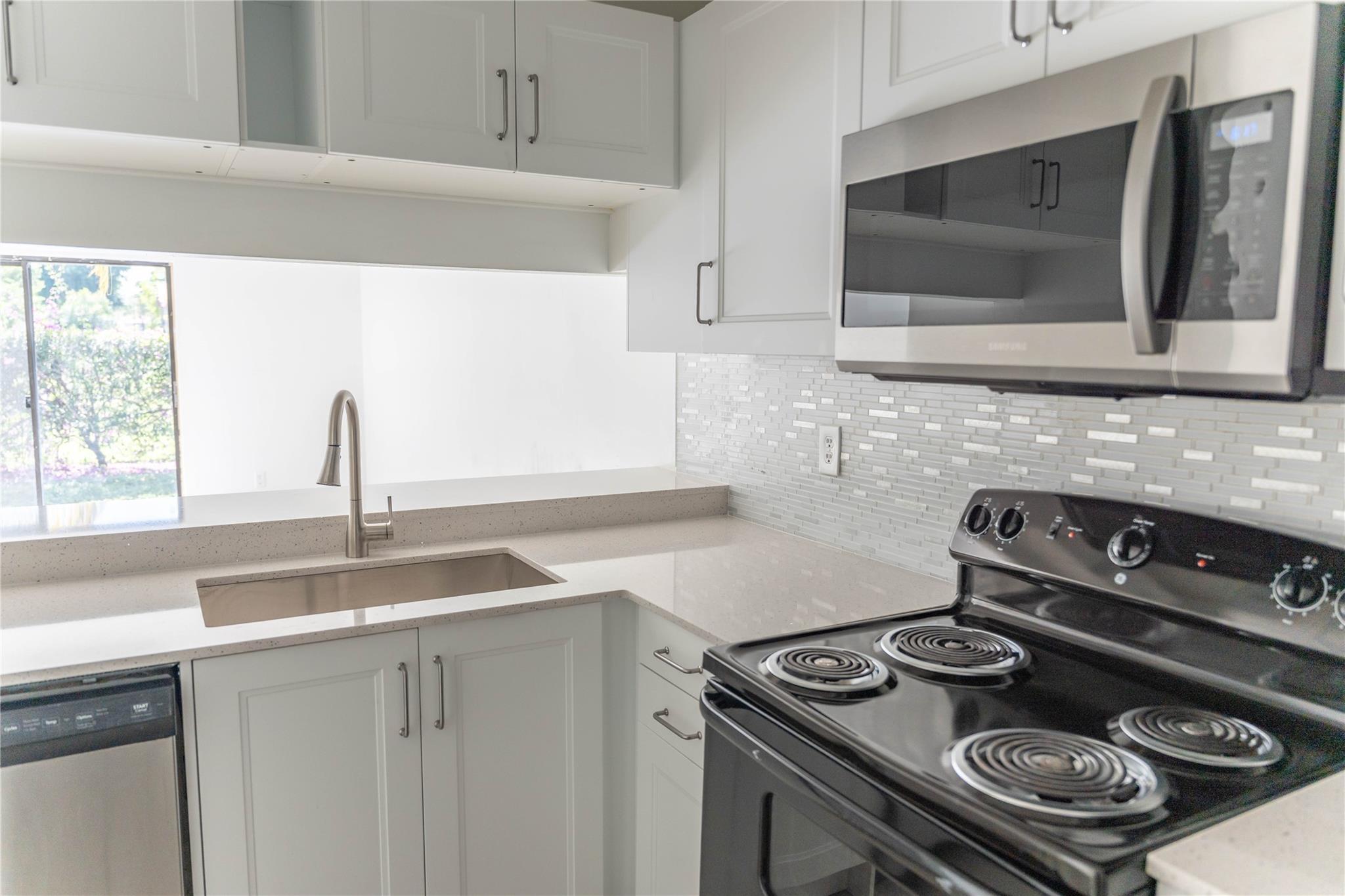 11680 NW 39th Street, Coral Springs, FL 33065