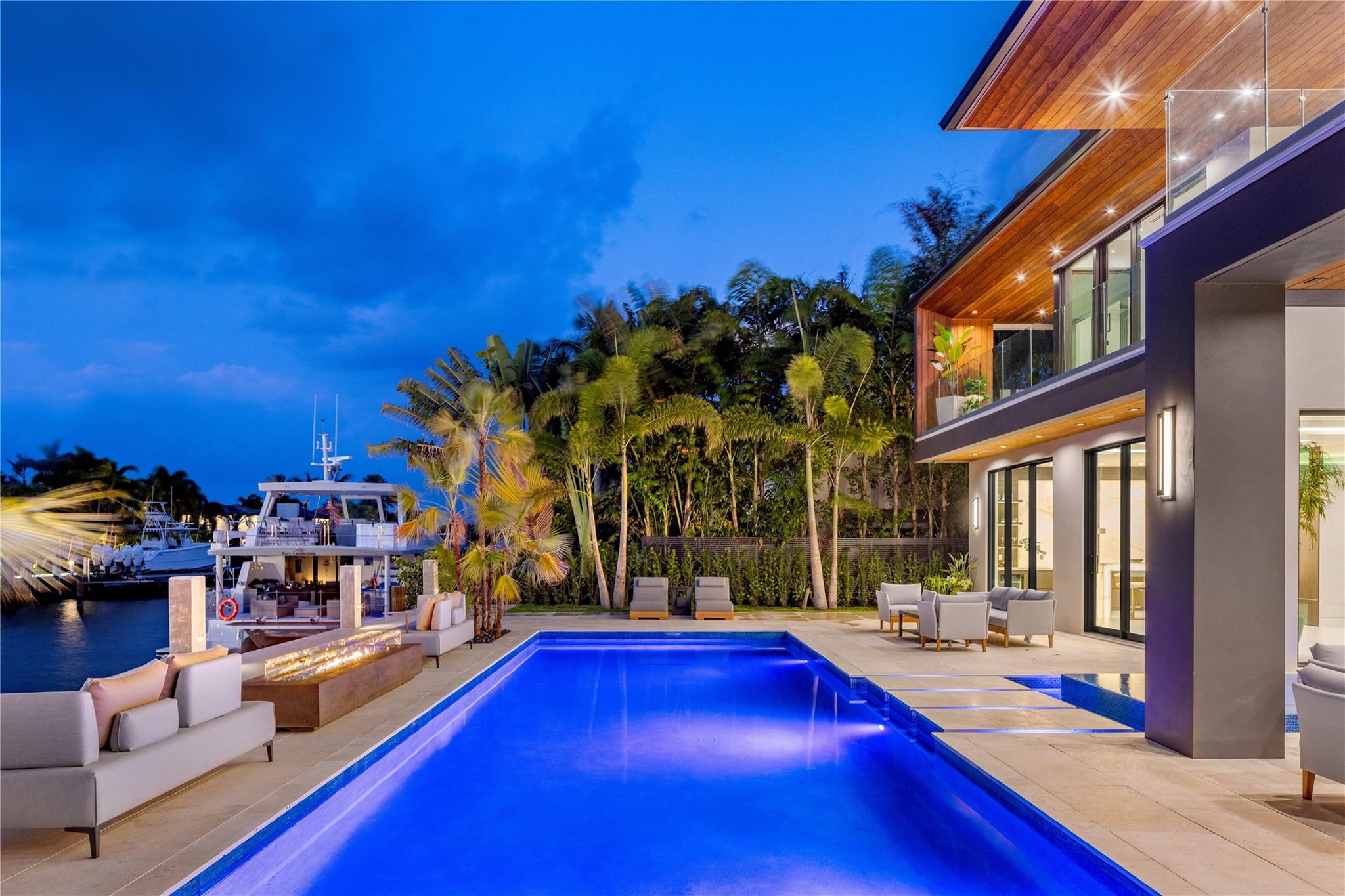 2733 NE 16th Street, Fort Lauderdale, FL 33304