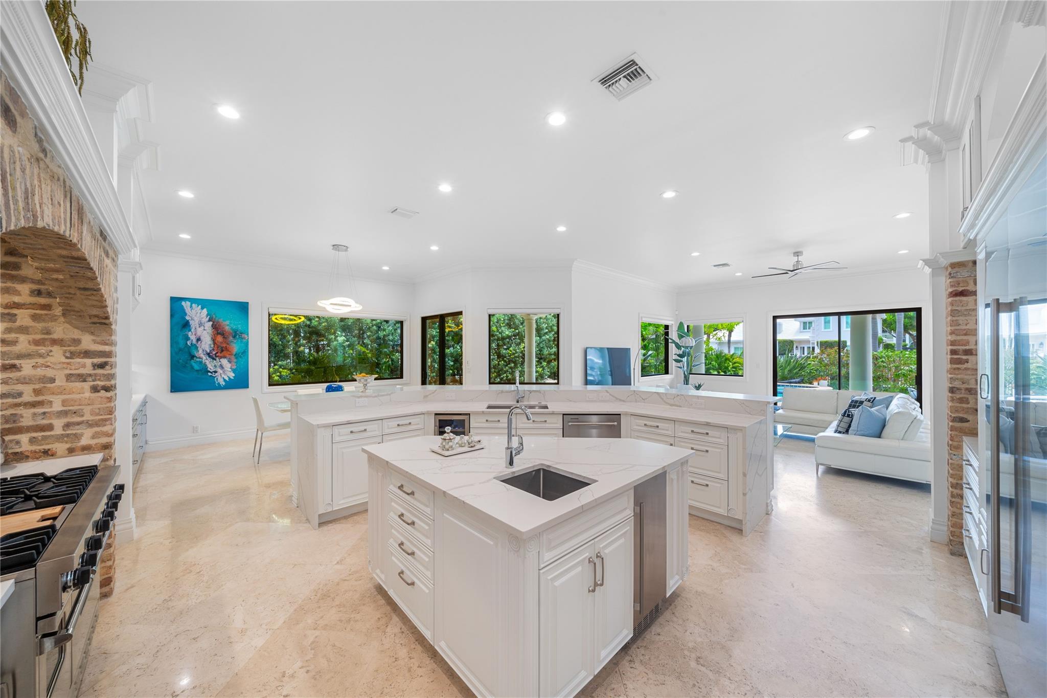 41 Compass Lane, Fort Lauderdale, FL 33308