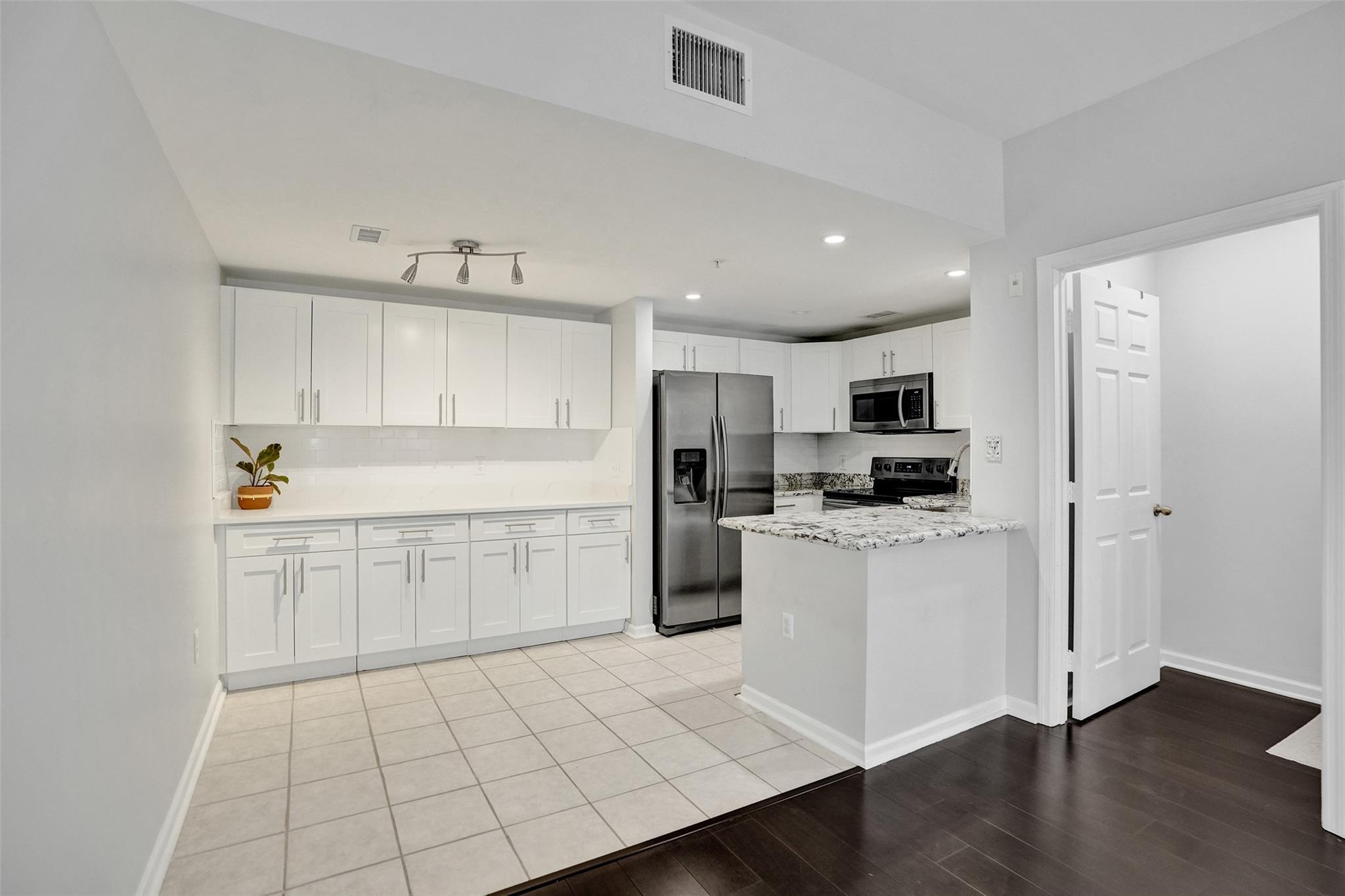 Photo for 2107 SE 10th Avenue, 806, Fort Lauderdale, FL 33316 - listing #FX-10531951 2107 SE 10th Avenue, 806, Fort Lauderdale, FL 33316