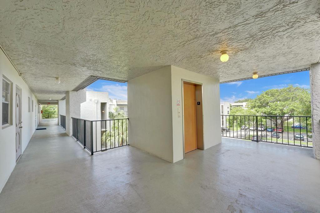 Photo for 9230 Lagoon Place, 406, Davie, FL 33324 - Listing #FX-10527214 9230 Lagoon Place, 406, Davie, FL 33324