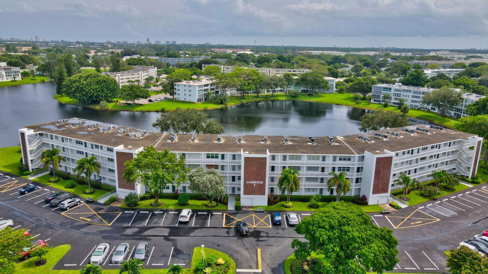 Photo for 3107 Cambridge E, 3107, Deerfield Beach, FL 33442 - Listing #FX-10479052 3107 Cambridge E, 3107, Deerfield Beach, FL 33442