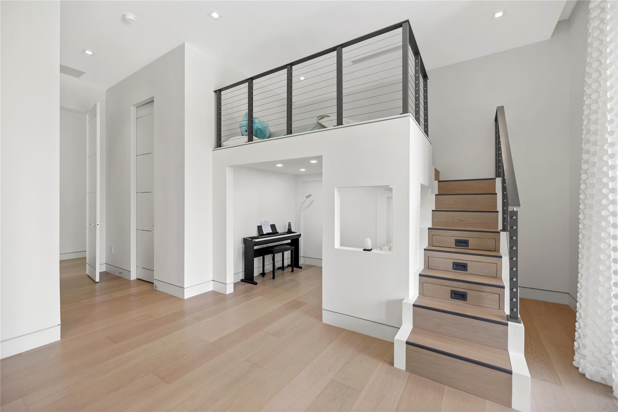 #6-2nd Floor Upstairs Side angle