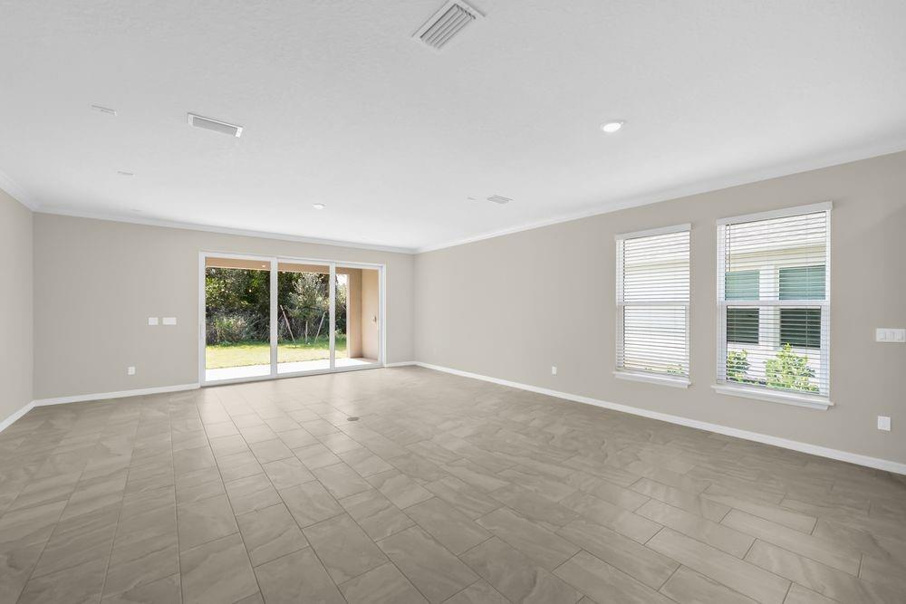 621 SE Ranch Oak Circle ~ Ready Now