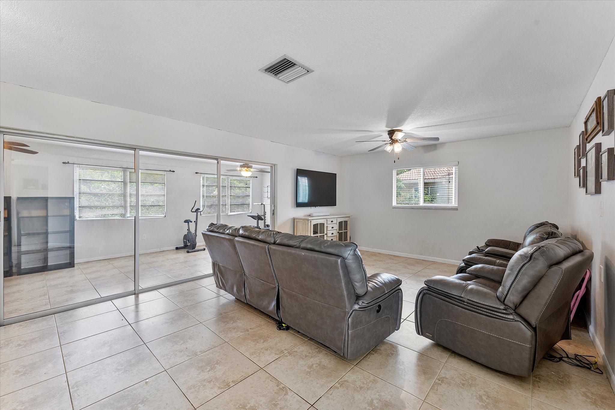 2757 NW 83rd Terrace, Coral Springs, FL 33065