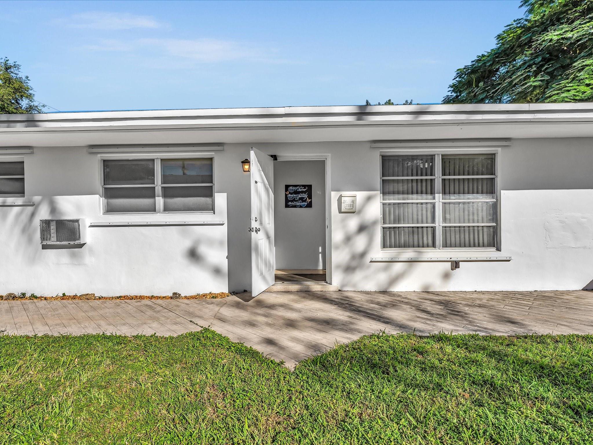 Photo for 2191 NE 172nd Street, 2191 2191, North Miami Beach, FL 33162 - listing #FX-10534638 2191 NE 172nd Street, 2191 2191, North Miami Beach, FL 33162