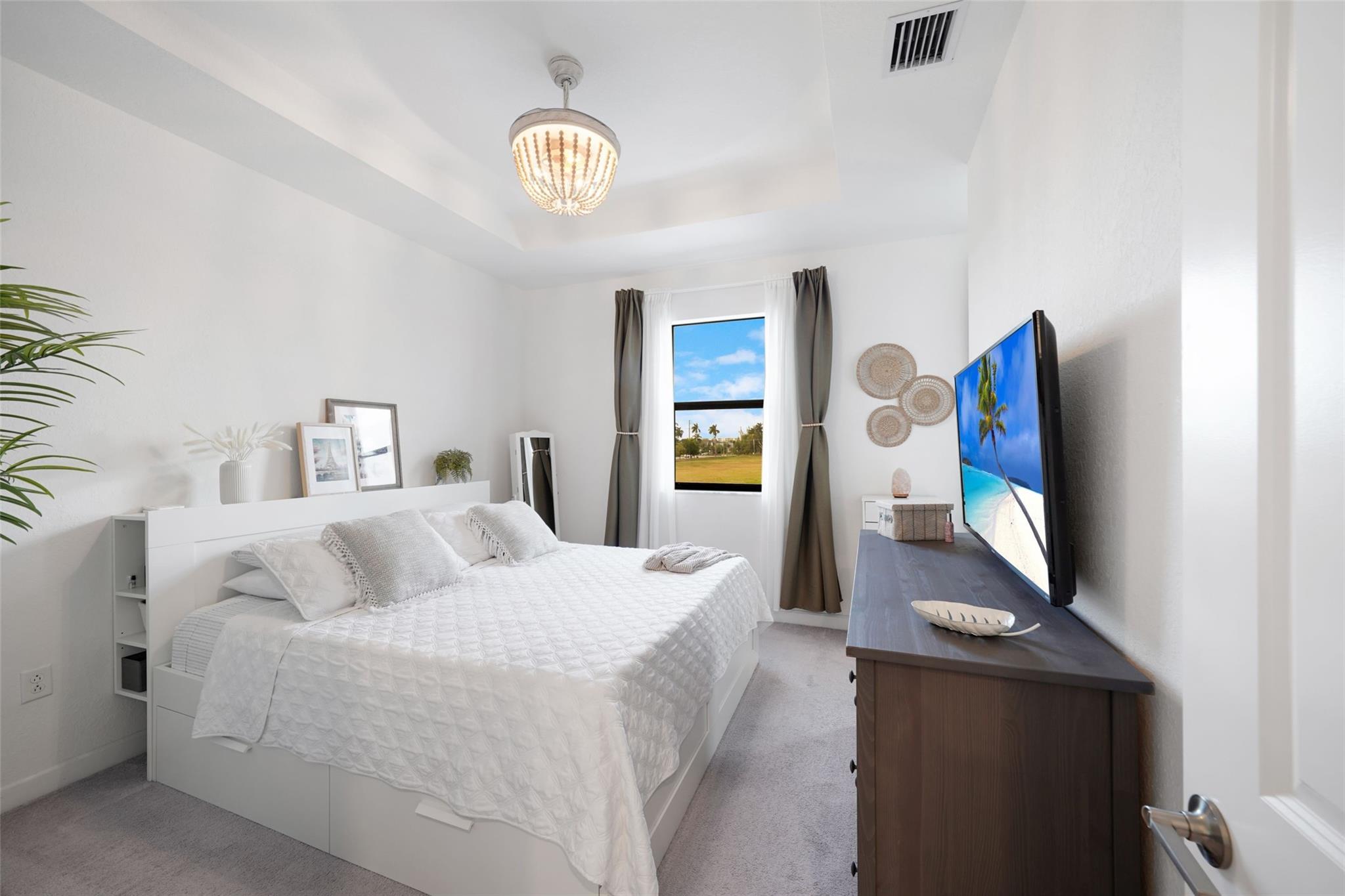 659 NW 204th Street, Miami, FL 33169