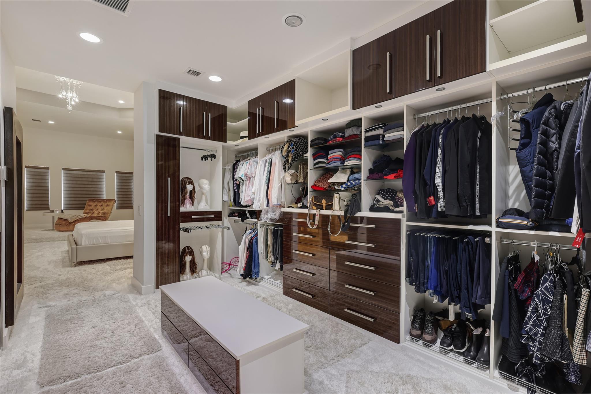 Photo for 10792 Pine Lodge Trail, Davie, FL 33328 - Listing #FX-10511577 10792 Pine Lodge Trail, Davie, FL 33328