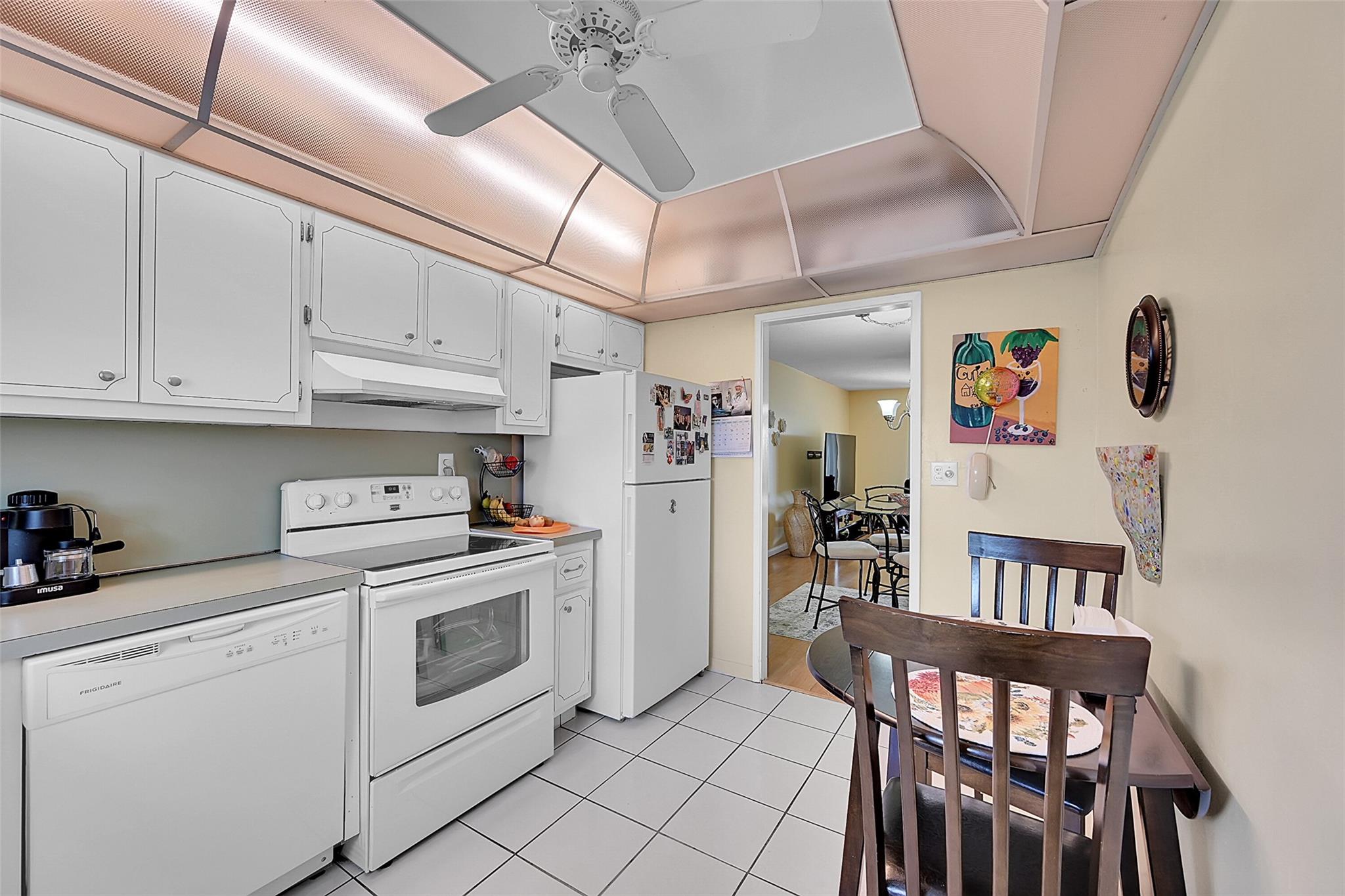 3475 Broken Woods Drive 401, Coral Springs, FL 33065