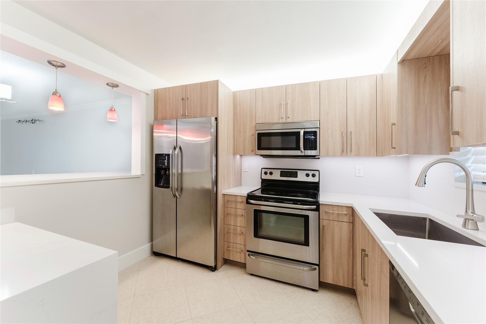 Photo for 9440 SW 8th Street, 207, Boca Raton, FL 33428 - Listing #FX-10517135 9440 SW 8th Street, 207, Boca Raton, FL 33428