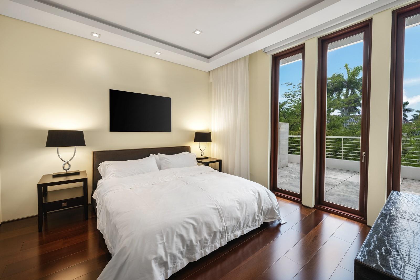 10 Pelican Drive, Fort Lauderdale, FL 33301