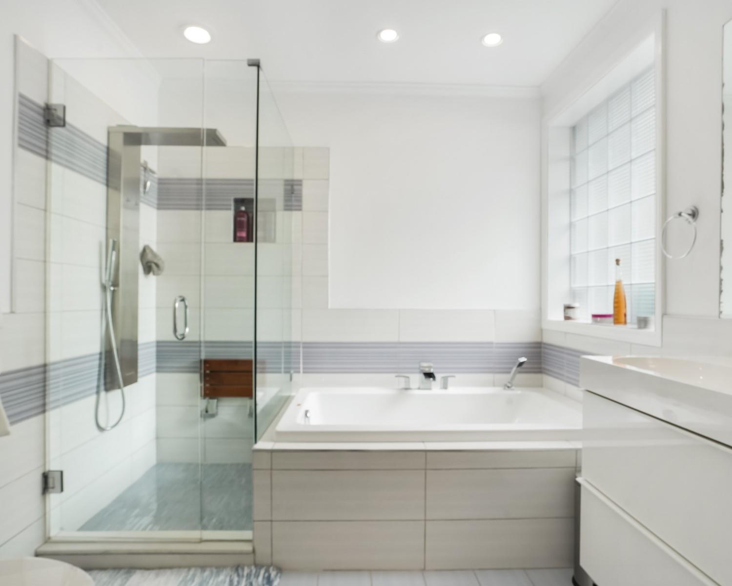 906 NW 83rd Drive, Coral Springs, FL 33071