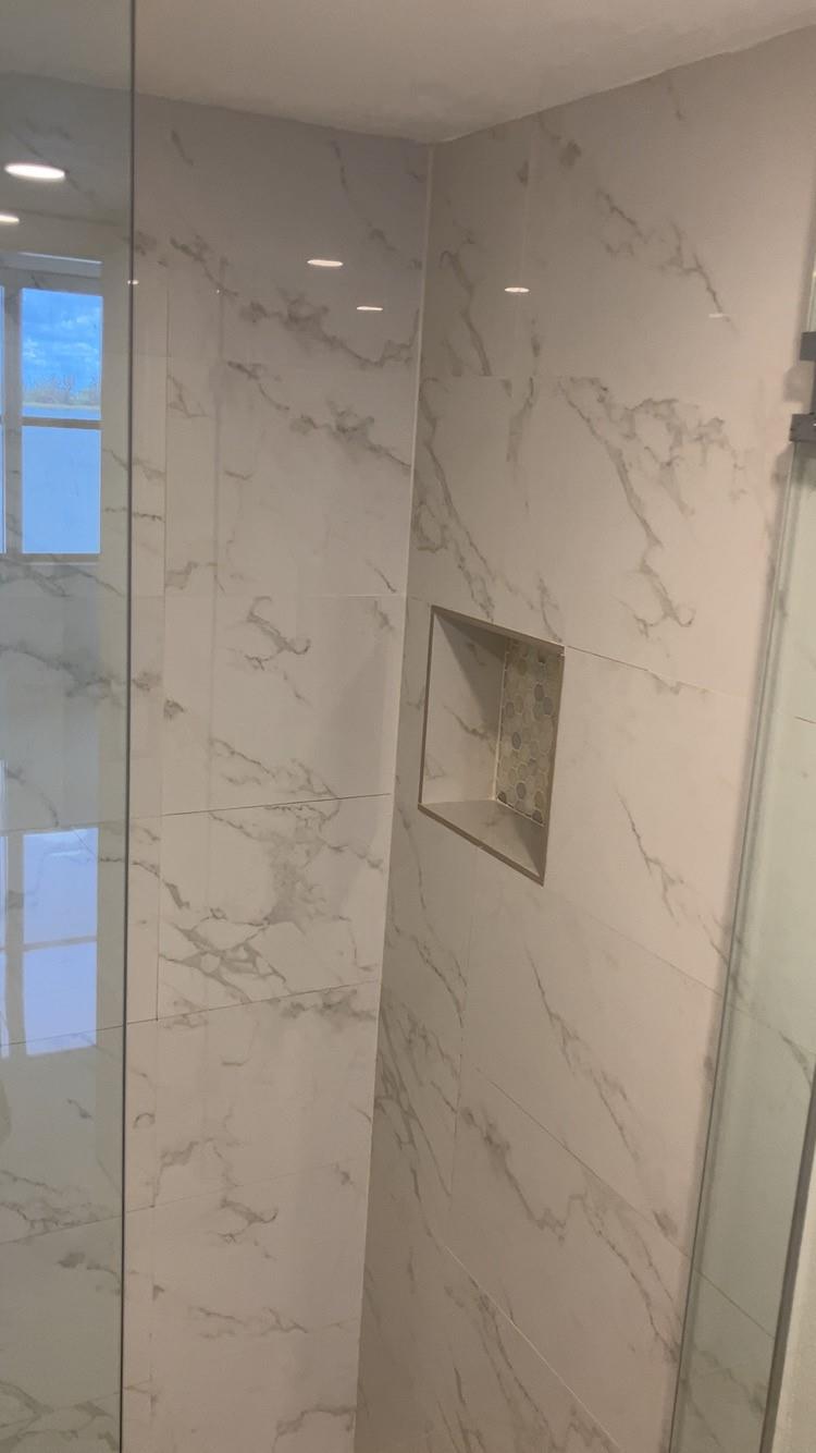 GORGEOUS TILE IN SHOWER