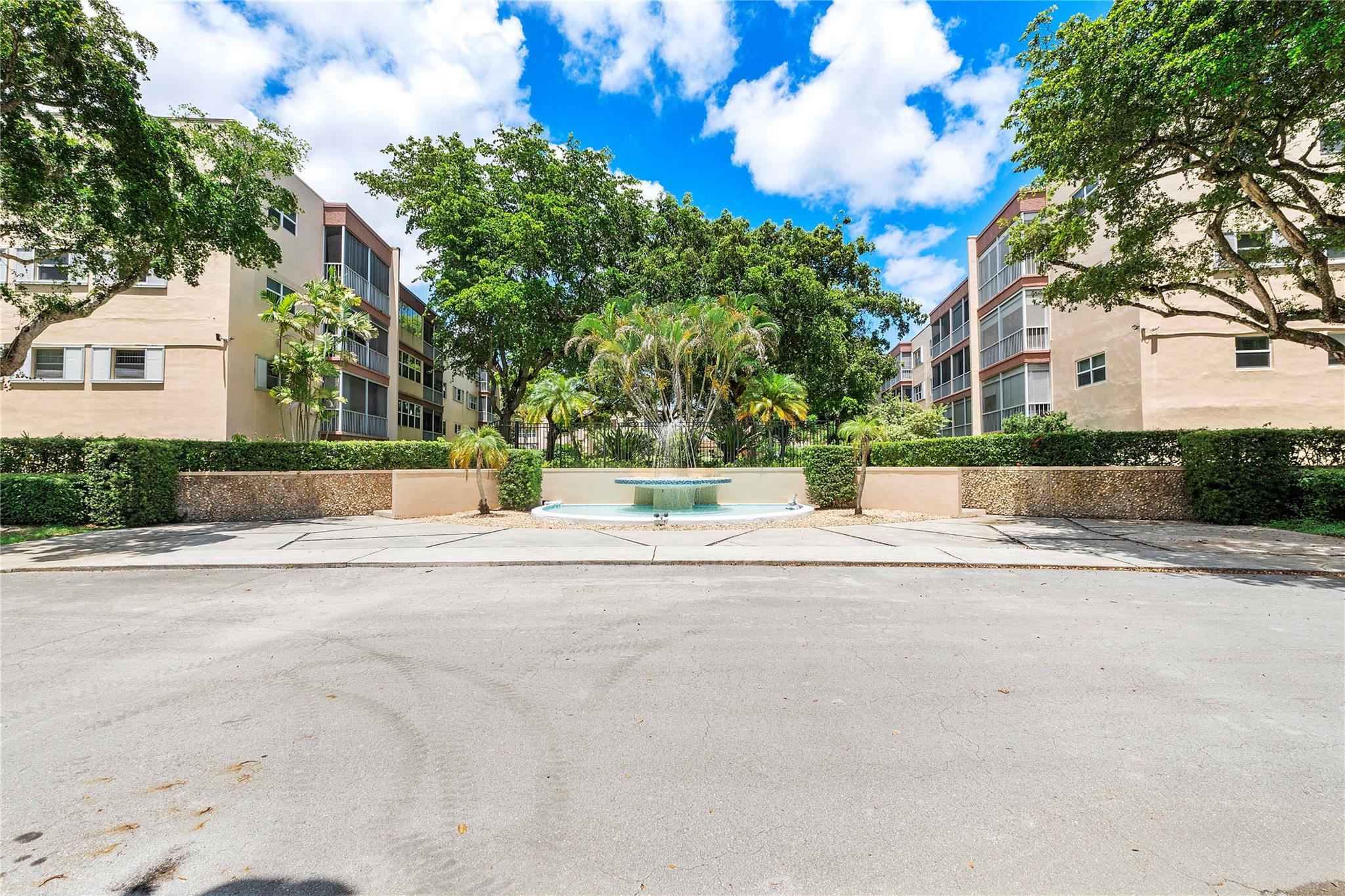 Photo for 6751 Cypress Road, 204, Plantation, FL 33317 - Listing #FX-10520338 6751 Cypress Road, 204, Plantation, FL 33317